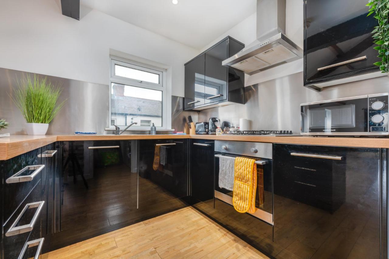 Stayright- 2 Bedroom House, Centrally Located & Close Walk To City Centre Cardiff Zewnętrze zdjęcie